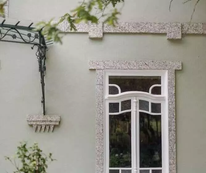 هتل The Grove Houses