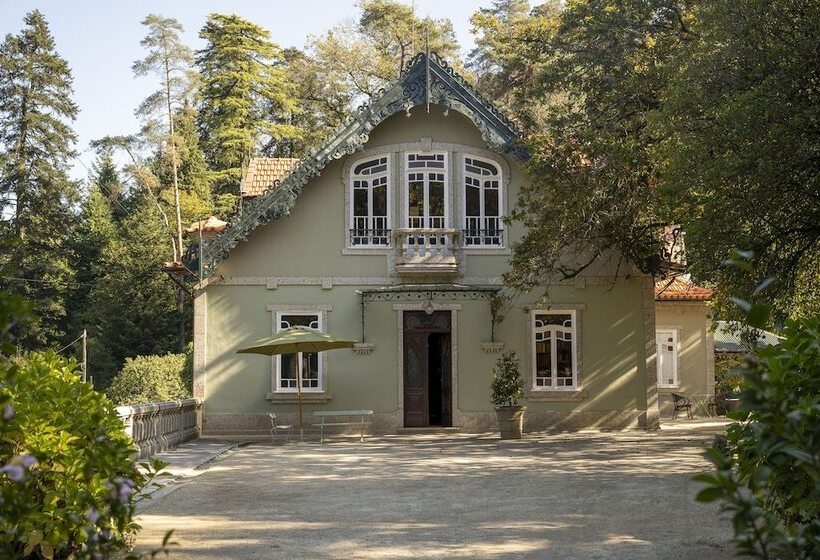 هتل The Grove Houses