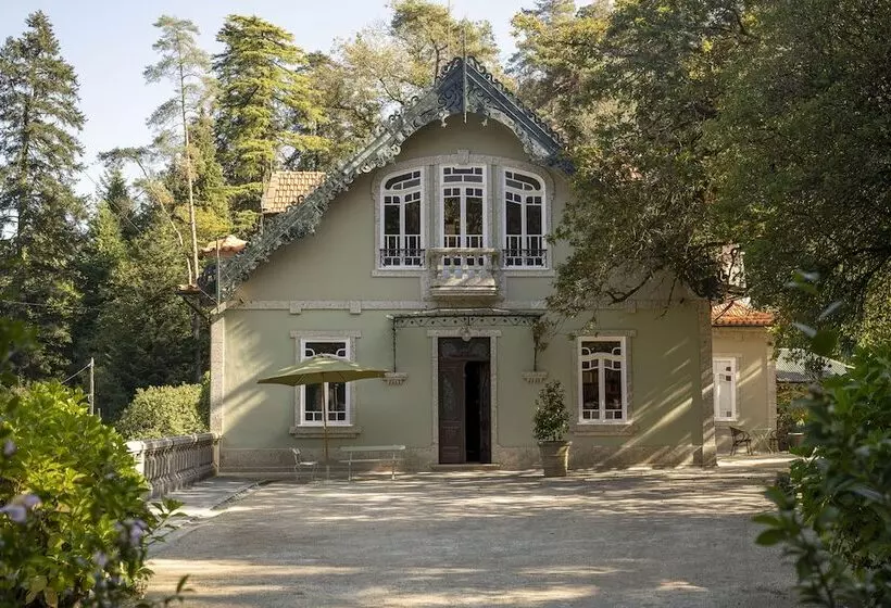 هتل The Grove Houses