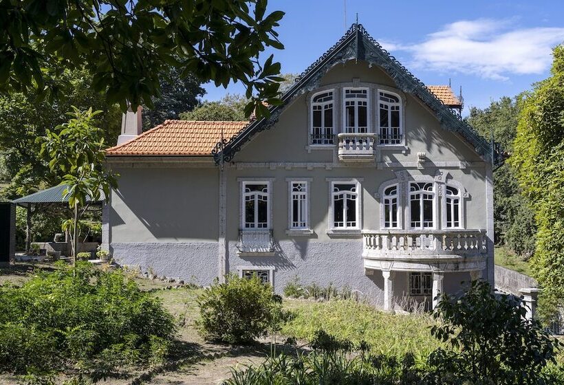 هتل The Grove Houses