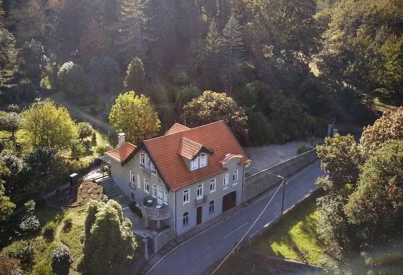 هتل The Grove Houses