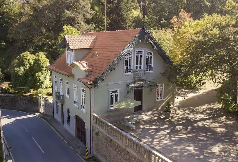 هتل The Grove Houses