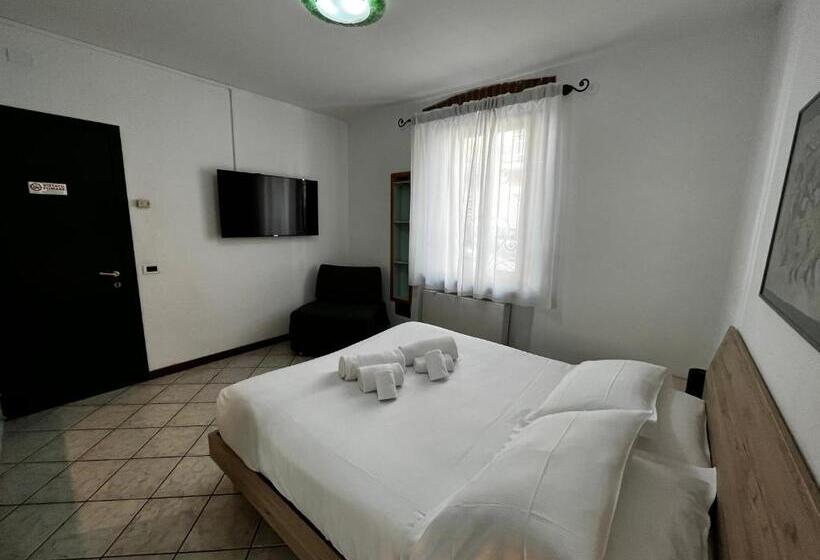 פנסיון Casa Carlotta