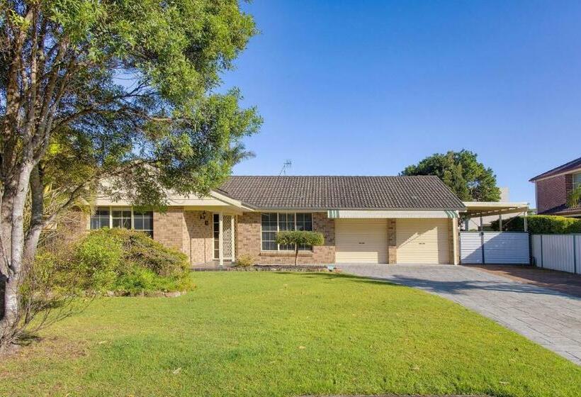 Fingal Waves At Fingal Bay