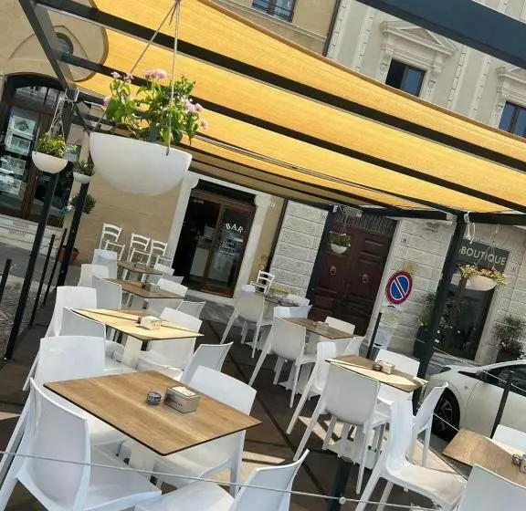 تختخواب و صبحانه Piazza Del Mercato