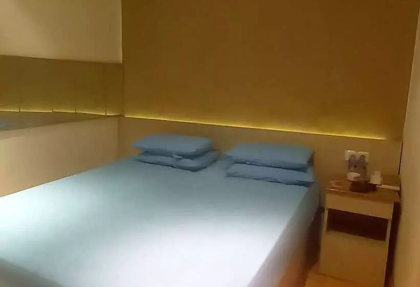 ホテル Aruni Ancol