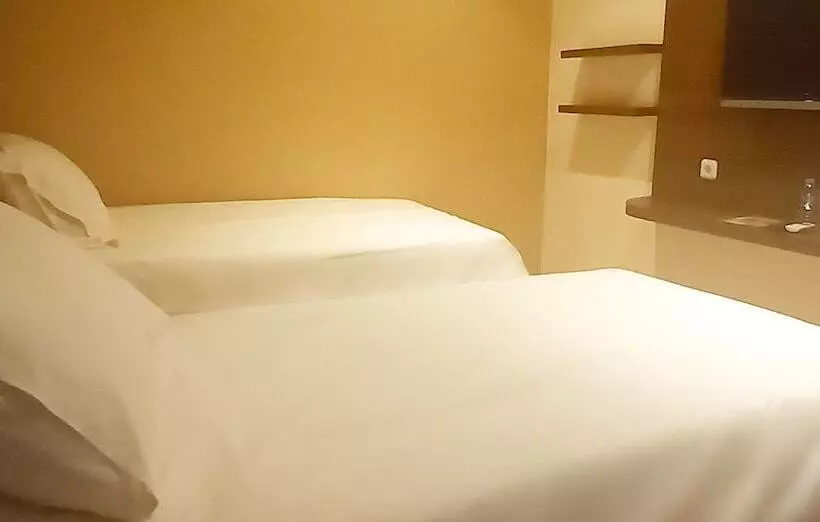 ホテル Aruni Ancol