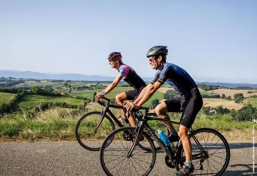 Hotelli Gites Et Roulottes Au Domaine De La Trille