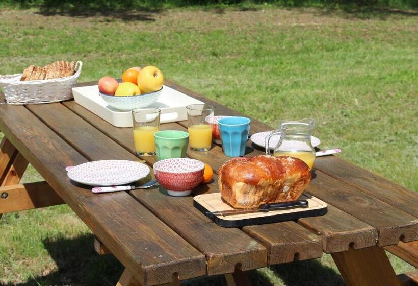 فندق Gites Et Roulottes Au Domaine De La Trille