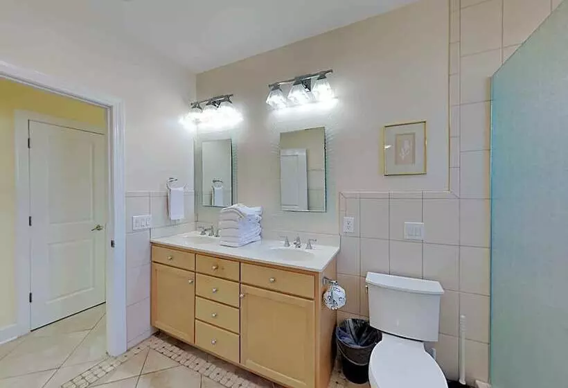 Lazy Urchin Seaclusion