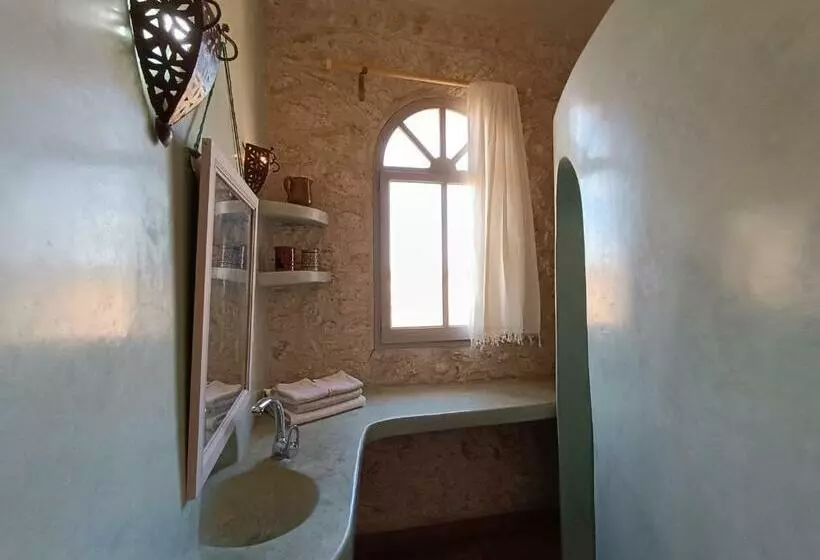 Aamiaismajoitus (B&B) Villa Maya