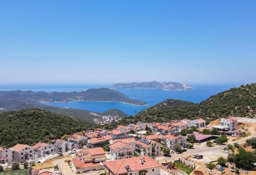 Luxury Flat With Jacuzzi On The Balcony In Kas