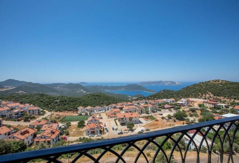 Luxury Flat With Jacuzzi On The Balcony In Kas