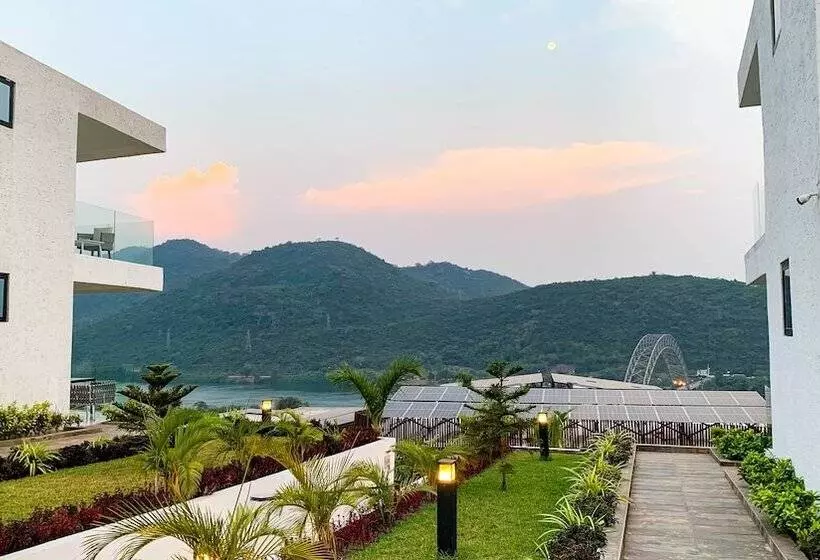 Hotelli Bridgeview Resort