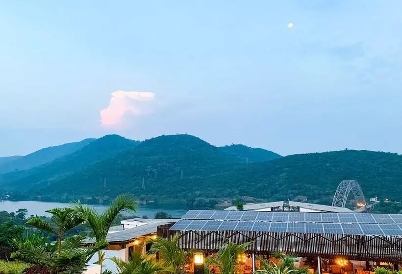 Hotelli Bridgeview Resort