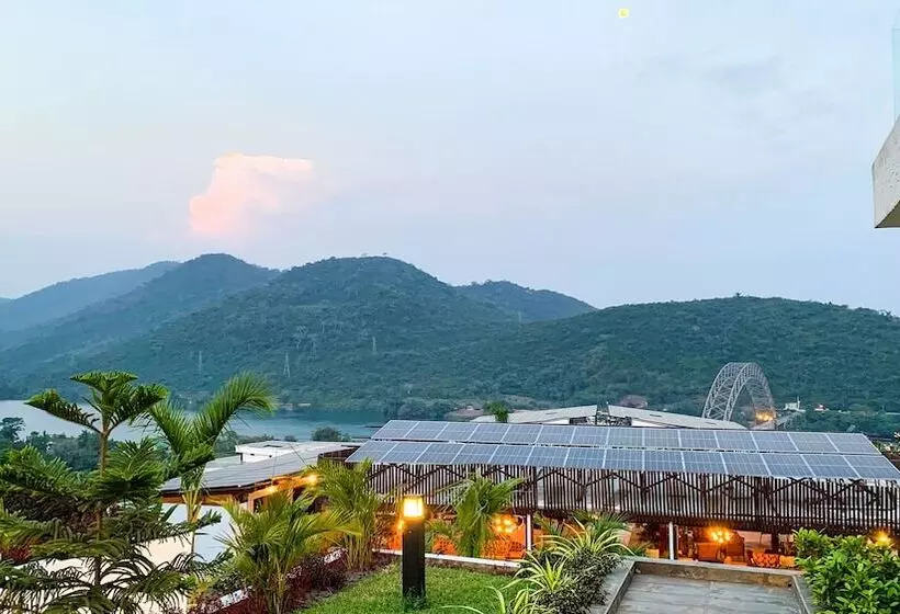 Hotelli Bridgeview Resort