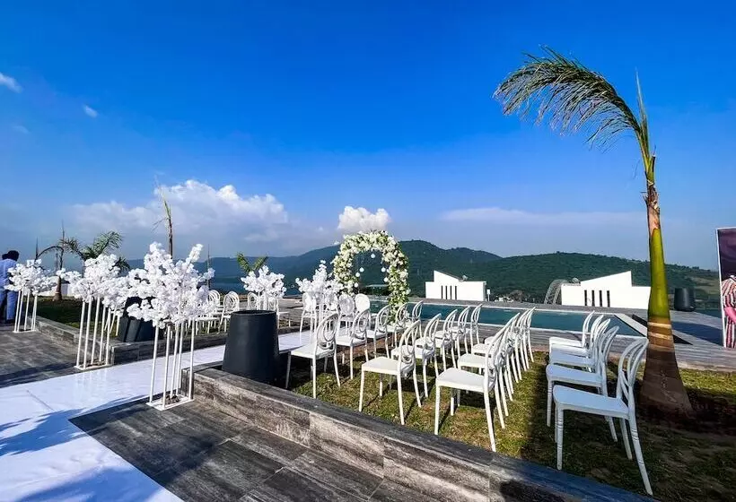 Hotelli Bridgeview Resort