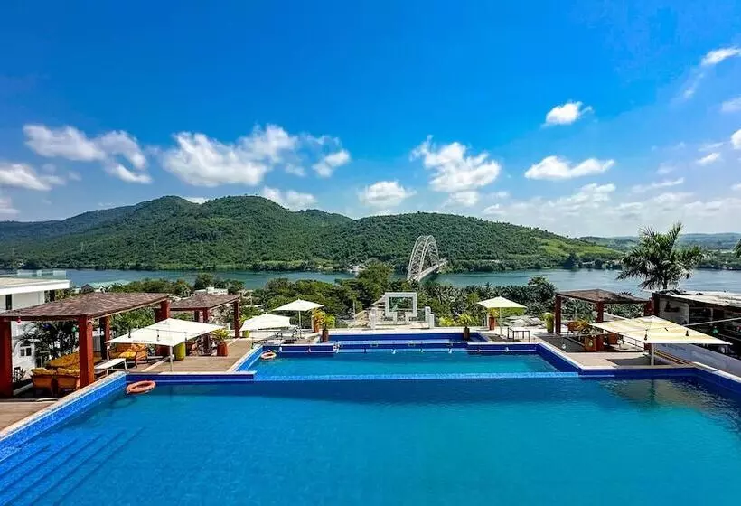 Hotelli Bridgeview Resort