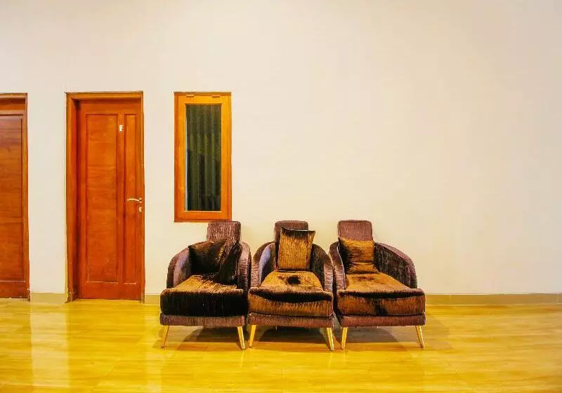 Hotelli Nexdeco House Homestay Syariah Solo