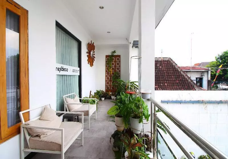 Hotelli Nexdeco House Homestay Syariah Solo