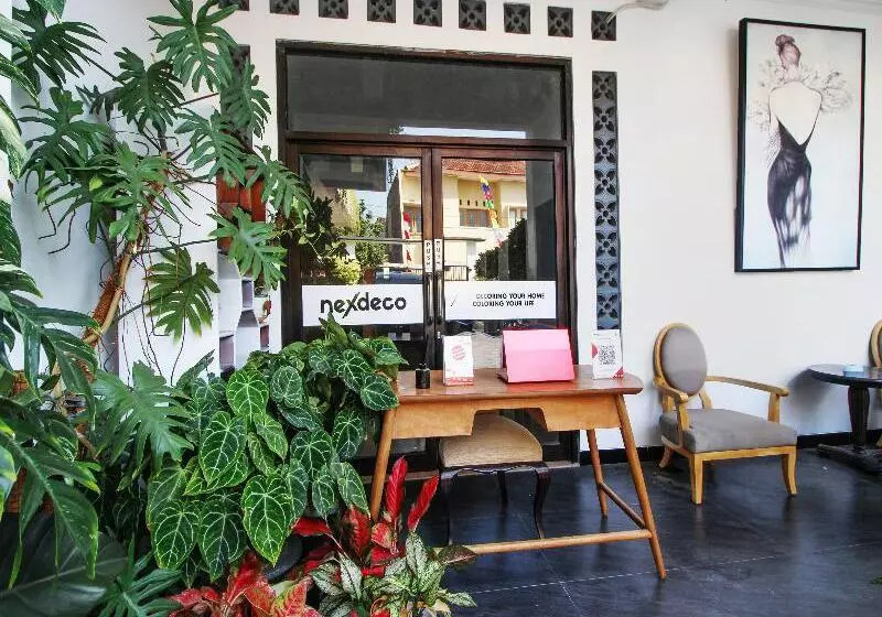 Hotelli Nexdeco House Homestay Syariah Solo