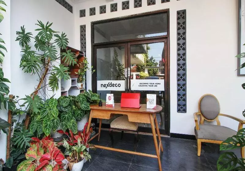 Hotelli Nexdeco House Homestay Syariah Solo