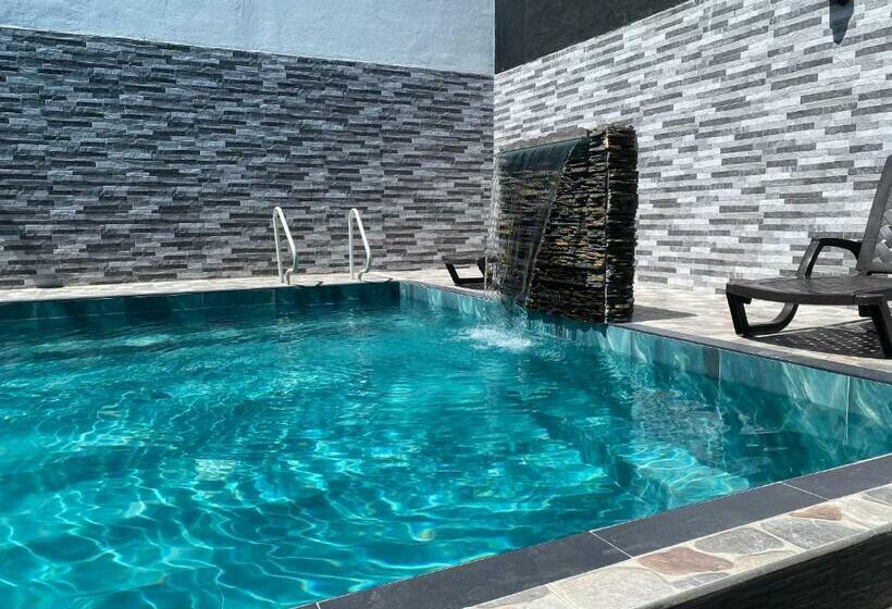 Hotel Suit Esmeralda