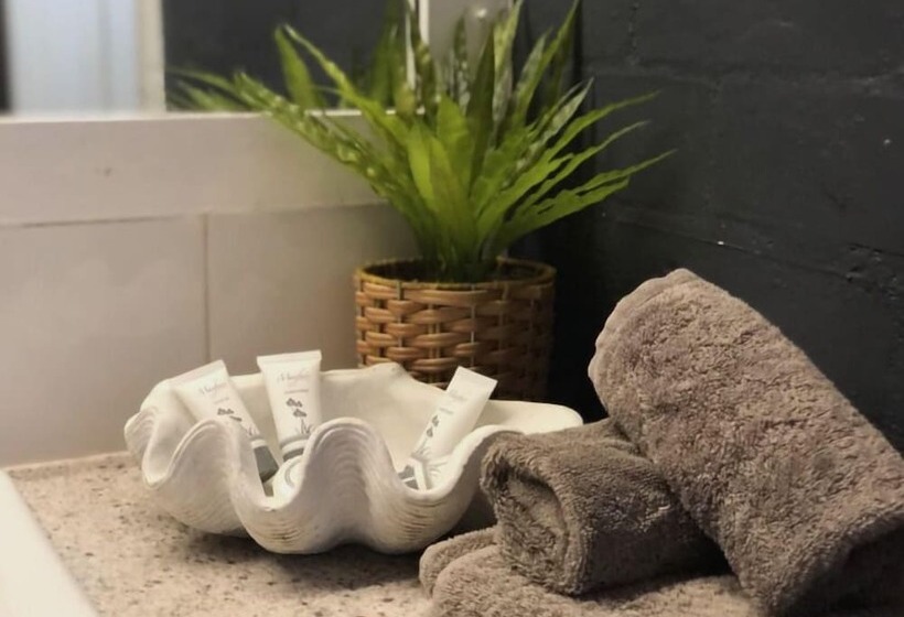 Mallacoota Hotel Motel