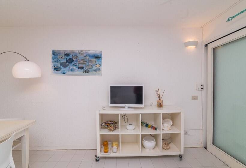 Piazzetta Casa Paola 200m From The Sea