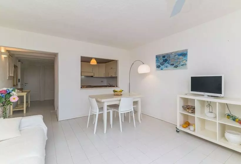 Piazzetta Casa Paola 200m From The Sea