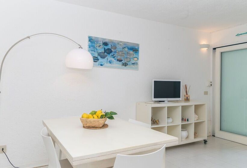 Piazzetta Casa Paola 200m From The Sea