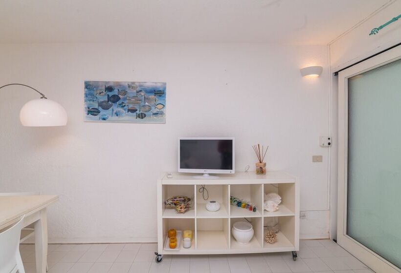 Piazzetta Casa Paola 200m From The Sea