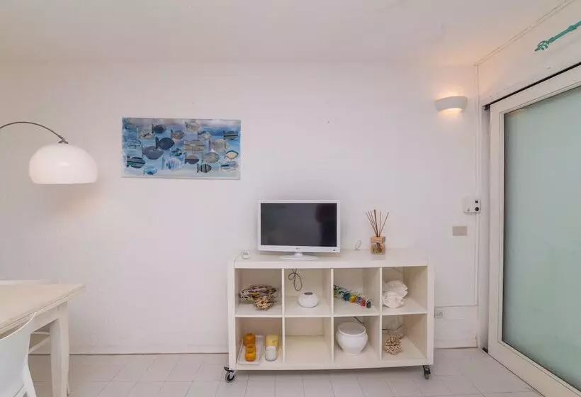 Piazzetta Casa Paola 200m From The Sea