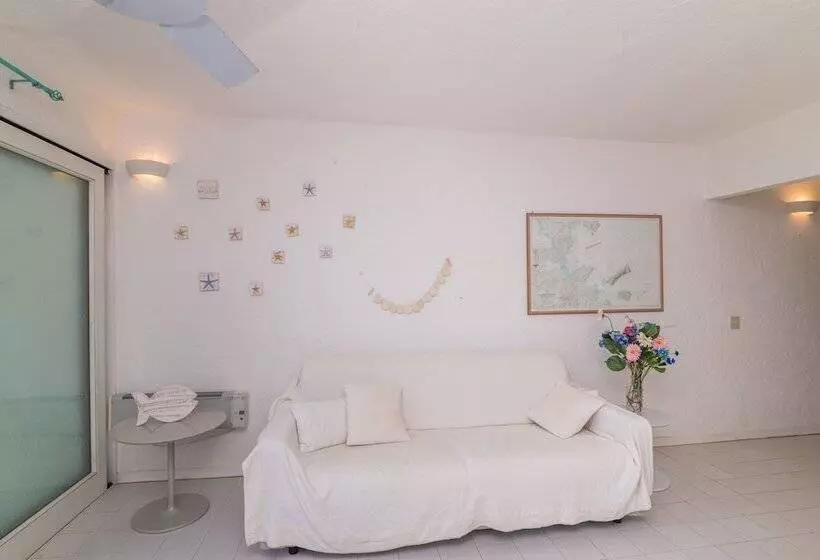 Piazzetta Casa Paola 200m From The Sea