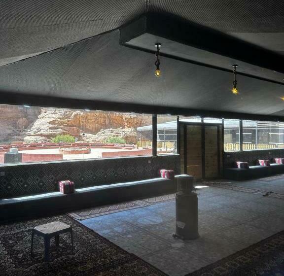 تختخواب و صبحانه Wadi Rum Relax Luxury Camp & Jeep Tour