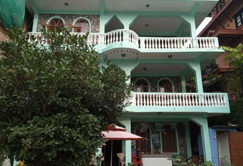 پانسیون Century Guest House