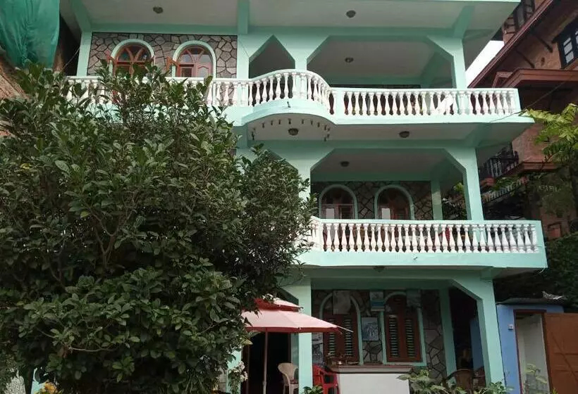 پانسیون Century Guest House