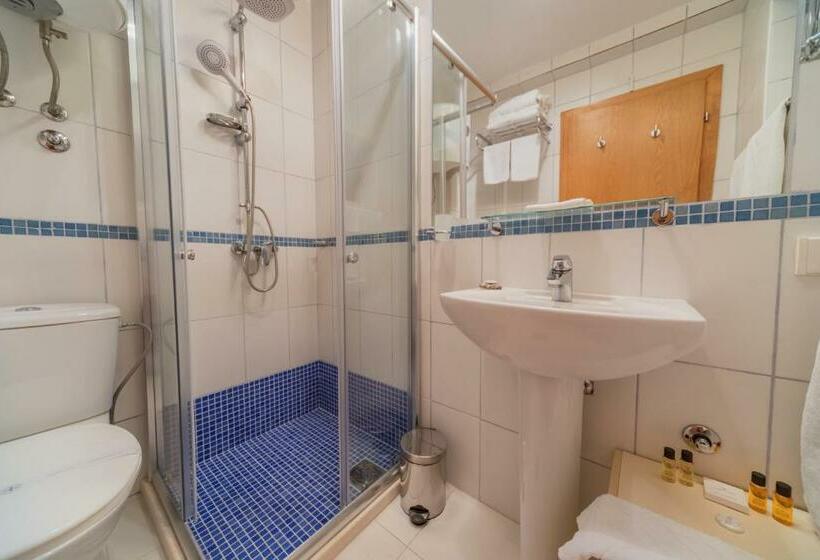 پانسیون Montebay Villa