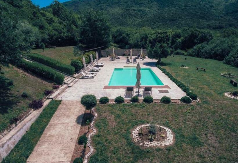 پانسیون Montebay Villa