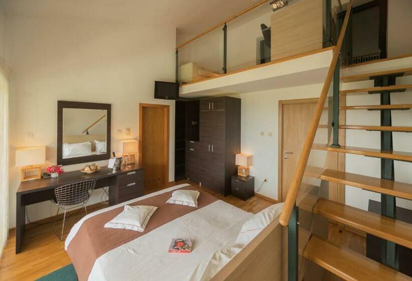 پانسیون Montebay Villa