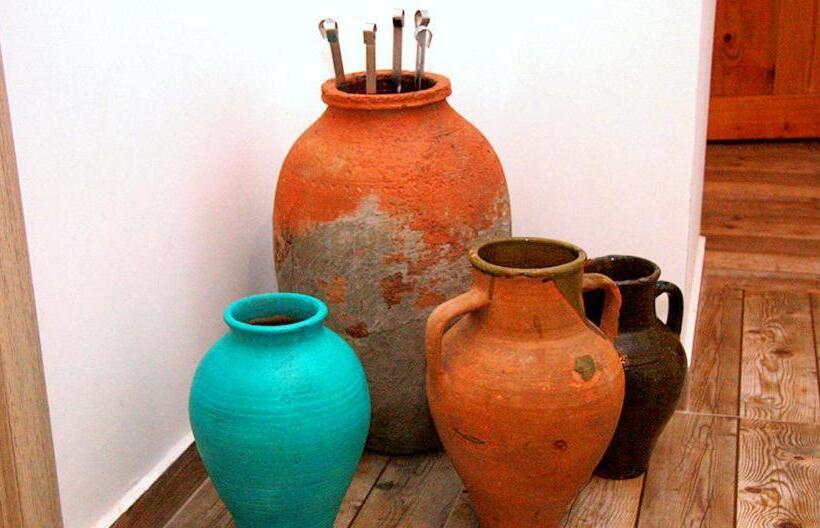 پانسیون Pottery House Sanahin