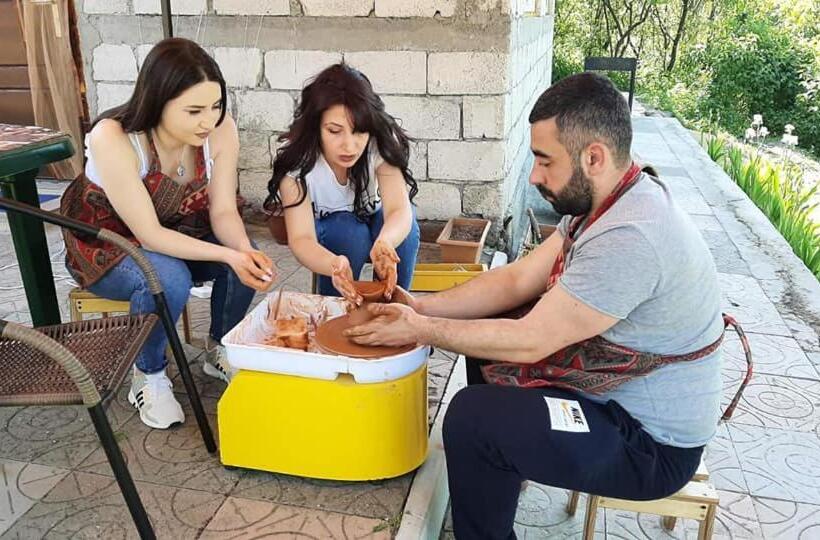 پانسیون Pottery House Sanahin