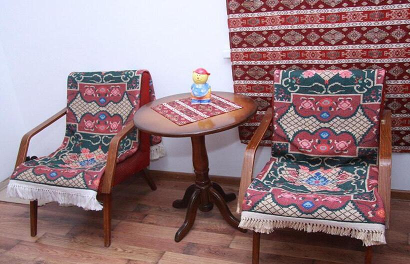 پانسیون Pottery House Sanahin