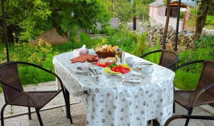 Majatalo Pottery House Sanahin