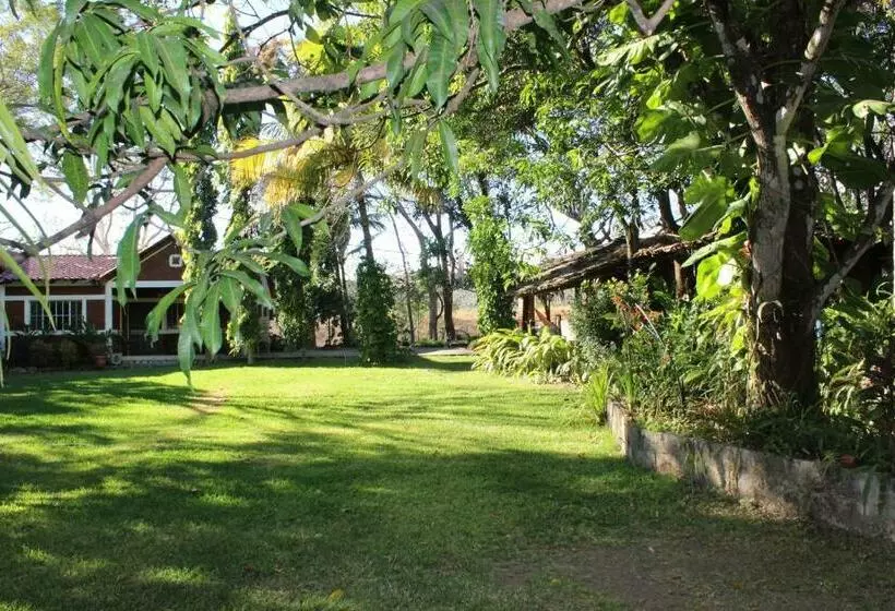 پانسیون Hostal El Carmen