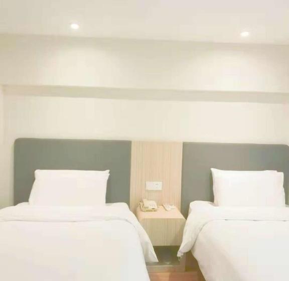 호텔 Hanting Express Shanghai Hongkou Football Stadium