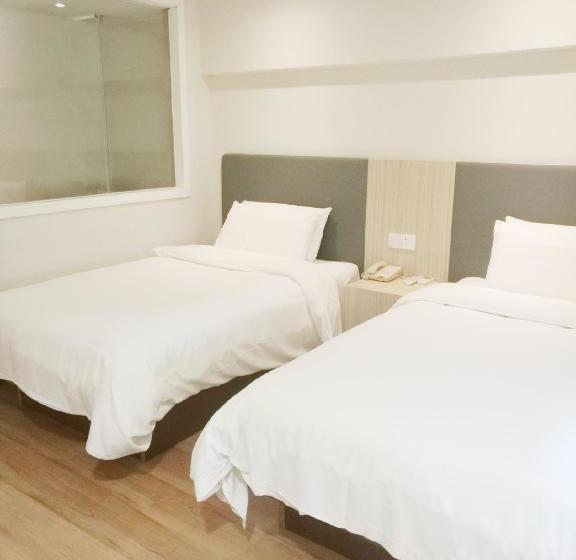 호텔 Hanting Express Shanghai Hongkou Football Stadium