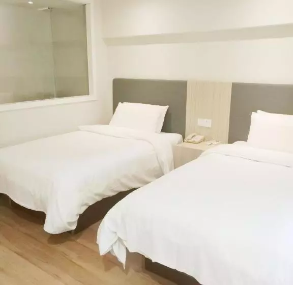 호텔 Hanting Express Shanghai Hongkou Football Stadium