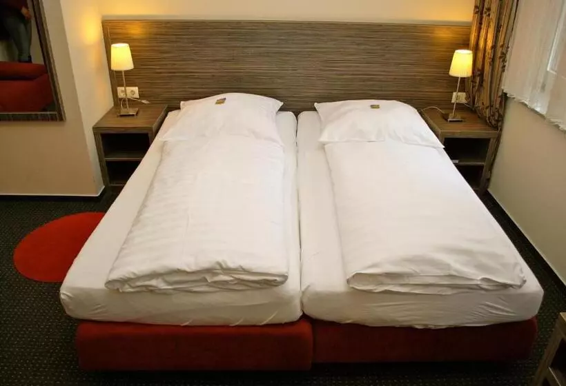 هتل Dietrichsdorfer Hof