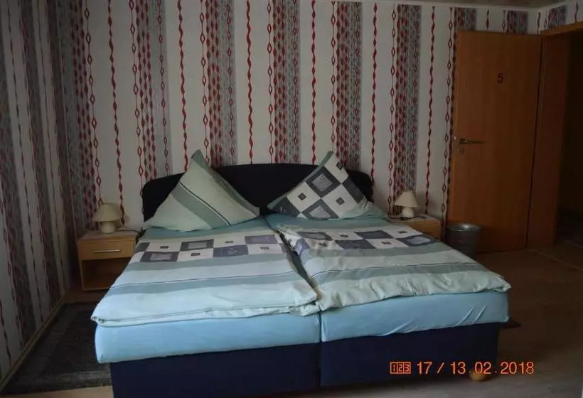 호텔 Gasthaus Und Pension Mombergstube